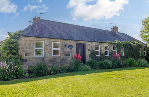 Longhirst House | BARNACRE, pet friendly, character holiday cottage in Morpeth