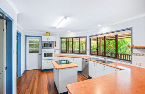 Rainbow Beach House | Barnys Rainbow Beach