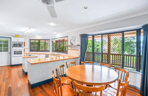 Rainbow Beach House | Barnys Rainbow Beach