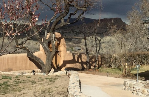 Abiquiu House | Barranca Plaza Casita - Village life in its old days Best