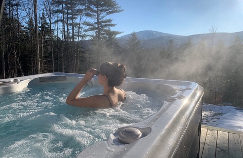 Winhall Ski Chalet | Barrel Sauna + Hot Tub & Mtn Views