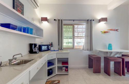 Caye Caulker Hotel | Barrier Reef Suite at Casa DV Suites -Gold Standard Certified