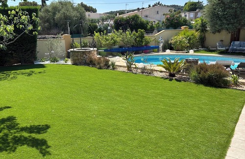 Chateau Gombert House | Bas de Villa - Marseille Château Gombert Avec Extérieur: Terrasse/jardin/piscine