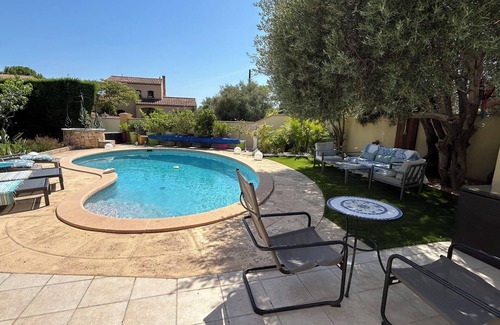 Chateau Gombert House | Bas de Villa - Marseille Château Gombert Avec Extérieur: Terrasse/jardin/piscine