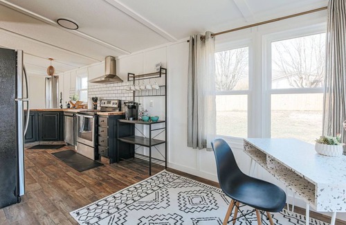 Afton Cottage | Basecamp Cottage: Walk to Meade Tasting