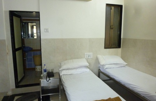Prabhadevi Hotel | Basera Hotel