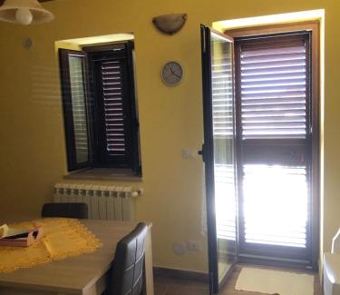 Basico House | Basicò un balcone sul mare-Casa I CARRUGGI- Case vacanza Sicilia&Toscana-