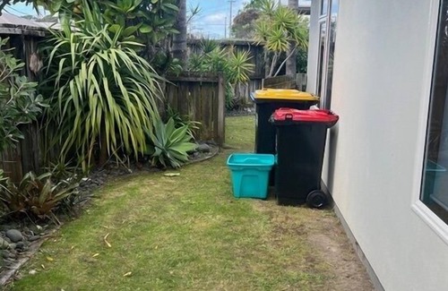 Whangamata Cottage | Baskervilla - Whangamata Holiday Home