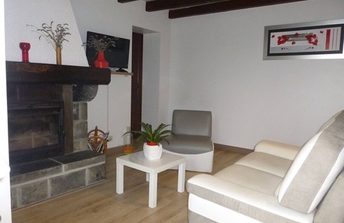 Irissarry House | Basque house located between sea and mountains.