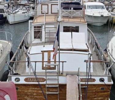 Toulon Boat Rental | bateau de légende
