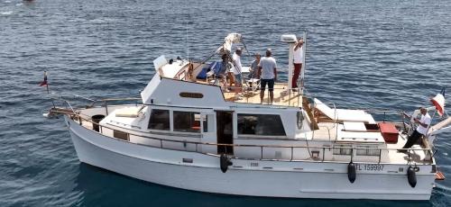 Toulon Boat Rental | bateau de légende