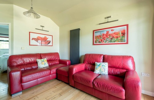 Cheddar Cabin | Bath & West lodge - sleeps 4/5 with private hot tub