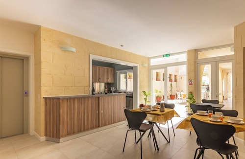 Xewkija Hotel | Battista Guesthouse with pool-room 4