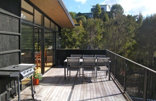 Ngaio Bay Cottage | Bauhaus - Kaiteriteri Holiday Home