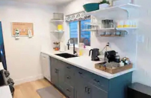 Mill Valley Apartment | Bay Area Getaway -The Best in Downtown Mill Valley - Tesla Charger ,Yard FirePit