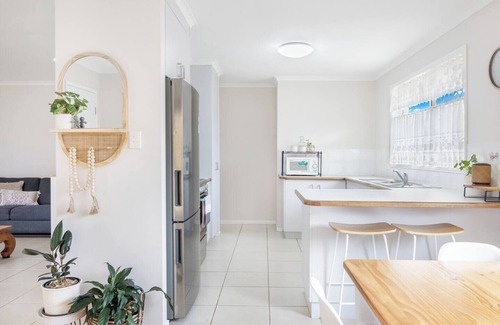 Pialba House | Bay Breeze Easygoing Beachside Living for Families