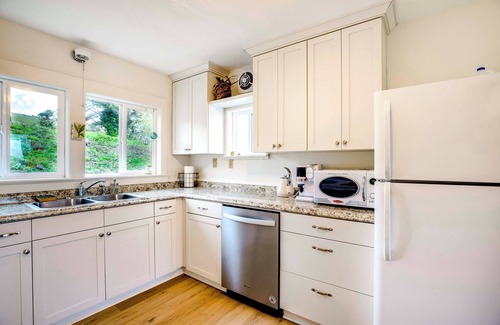 Bay City House | Bay City Retreat ~ 1/2 Mi to Local Beach!