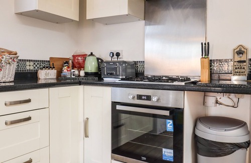 Pevensey Cottage | BAY COSY, pet friendly, character holiday cottage in Pevensey Bay