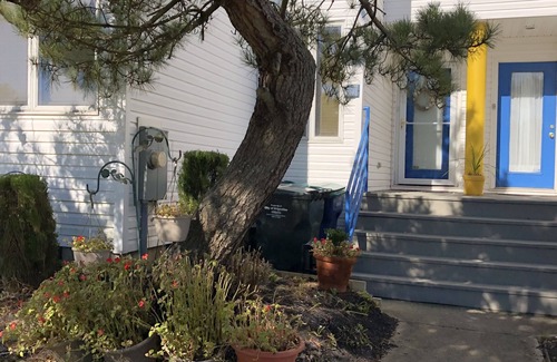 Southend House | Bay front, fabulous sunset views, waterfront pool , beaches in Brigantine. NJ!