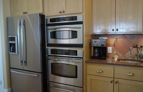 Panacea House | Bay-front! Gorgeous! Spacious! 5/3 Sleeps 14+. Boater's Dream! Close to FSU!
