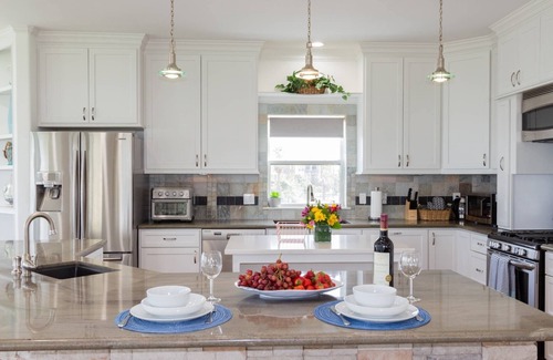 El Lago House | Bay Front Water Views & Fishing Pier|Huge Deck|View of Kemah Boardwalk|Close to Beach & NASA|WiFi