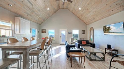 Flour Bluff House | Bay Haven w Shared Boat Dock Waterfront Pool Big Trout by AvantStay