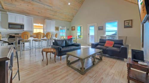 Flour Bluff House | Bay Haven w Shared Boat Dock Waterfront Pool Big Trout by AvantStay
