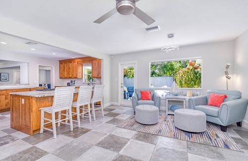 Bay Isle House | Bay Isle Bliss | Pet Friendly 🐶 w/Private Pool, Spa, Putting Green and Walk to Shell Beach