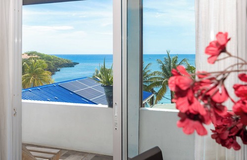 Antoneys Cay Apartment | Bay mini Penthouse/Luxury view in West End road
