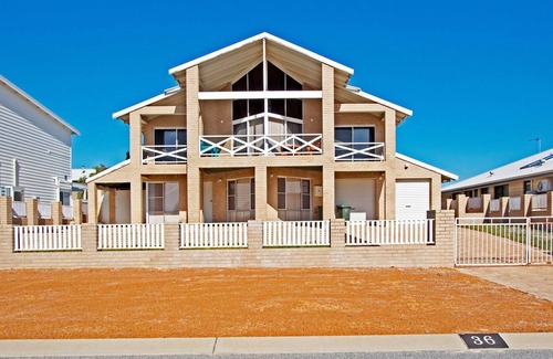 Jurien Bay House | Bay Sanctuary: 4 BR, 2 BA House in Jurien Bay, Sleeps 8