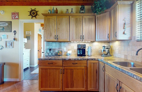 Gilchrist House | Bay Side Birdhouse: 2 BR, 2 BA House in Gilchrist, Sleeps 4