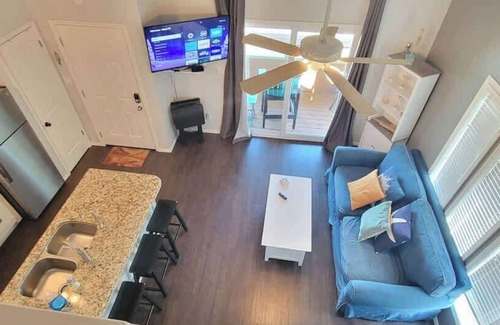 Port Isabel Apartment | * Bay Sunset Views * Waterfront Pool * Boat Slip