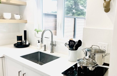 Bay Park Apartment | Bay View Bungalow - Sunset Water Views