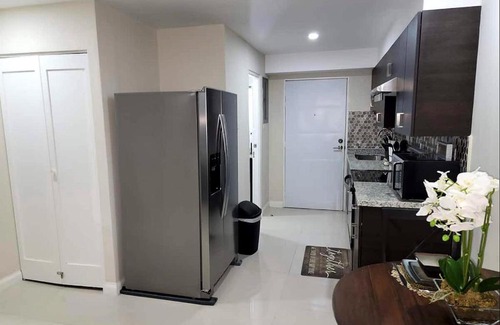 Portmore House | BayFront 5 Star Vacation Home