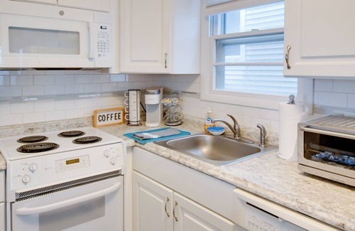 Brigantine House | Bayfront Brigantine Escape w/Porch & Bay Views!