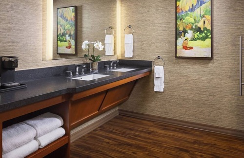 Crown Point Hotel | Bayfront Double Suite with Stunning Views | Catamaran Stay
