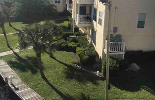 Ocean Springs Condo | Bayou Breezes- Comfort and Value Bayou Side!
