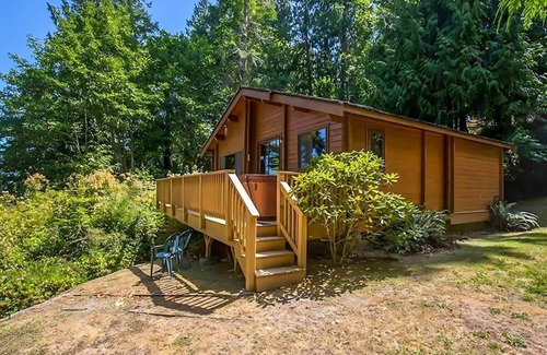 Sequim House | Bayside Cedars Cozy Cabin by the Water