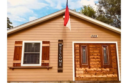 Dickinson Cottage | Bayside Cottage