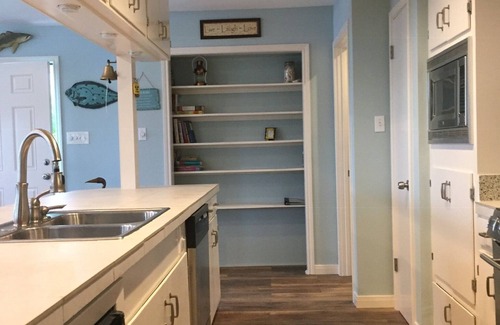 Jamaica Beach House | 'Bayside Hideaway' Jamaica Beach Canal, Sleeps 8, 3 BR-3 Full Bath