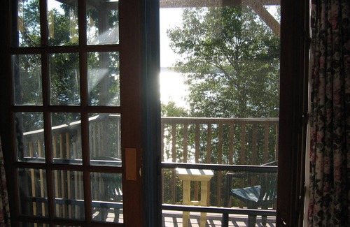 Ellsworth Cottage | Bayside Shore Front Cottage Near Bar Harbor