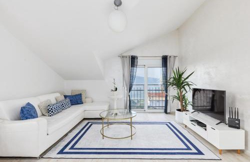 Tomicici Apartment | Bayview Apartments Tivat Montenegro