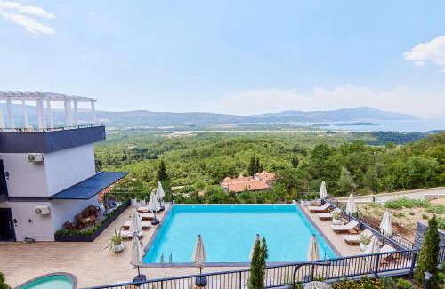 Kotor Apartment | Bayview Hills Luxury Residences