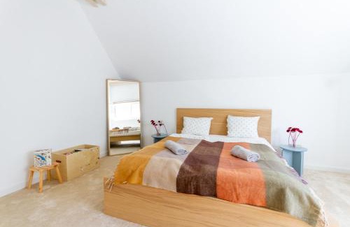 Balatonszarszo Apartment | BBQ Terrace Balaton 2BR Apt by NW