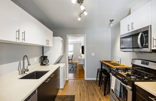 Midtown Apartment | (BC2bD) Save Your Marriage! Be in Your Own Space in the Perfect Getaway