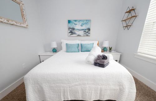 Jacksonville Beach Apartment | Be A Nomad - Combined Home for Groups II - Steps to Ocean