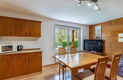 Tschoran Apartment | Beautiful apartment for 5 guests with TV and terrace