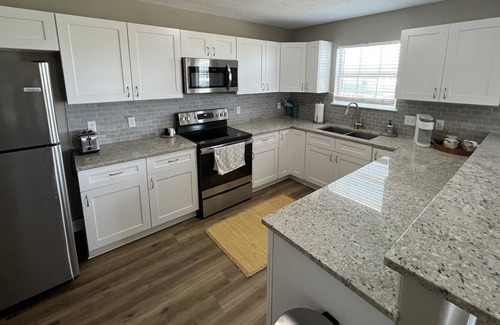 Gilchrist House | Beach And Bay offers the best of both worlds! Both beautiful views in one house