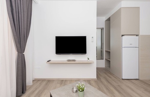 Donja luka Apartment | Beach apartment Mara 2 50m to the sea,modern apartment in the center of the town
