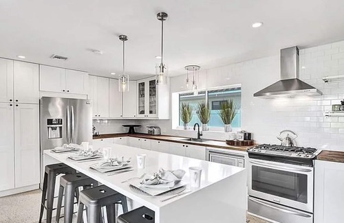 South Corals House | Beach Bliss: 10 Mins to Waves, 3BR Oasis with Pool